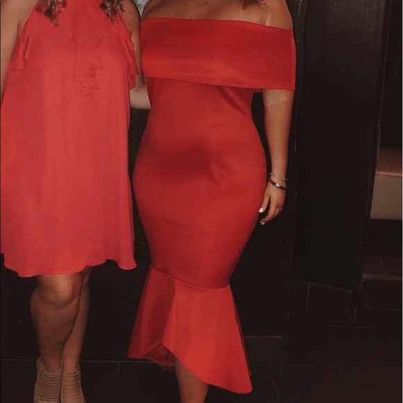 Red dress (right). Worn once. Excellent condition - Picture 1 of 1